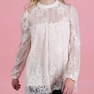 Altar'd State Bella Donna Cream Colored Lace Long Sleeve Top Small